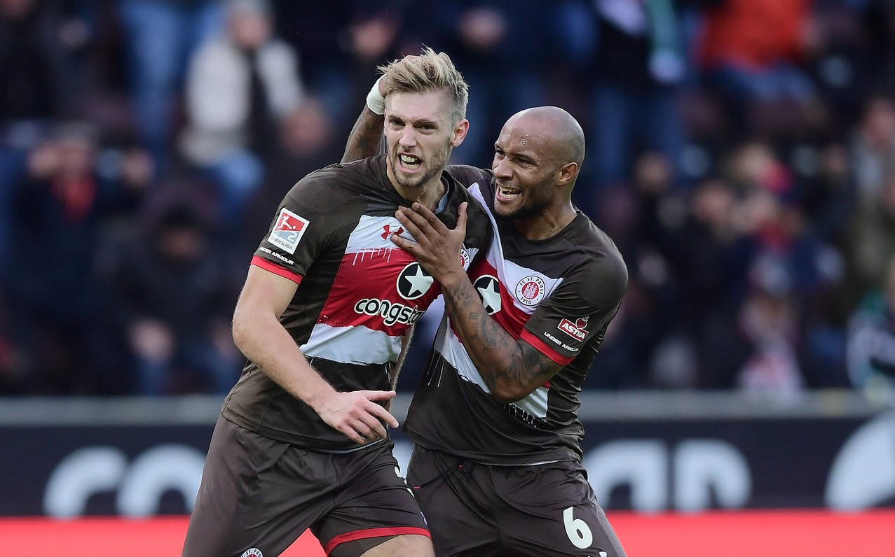 关于雷根斯堡主场战平斯图加特，保持不败的信息