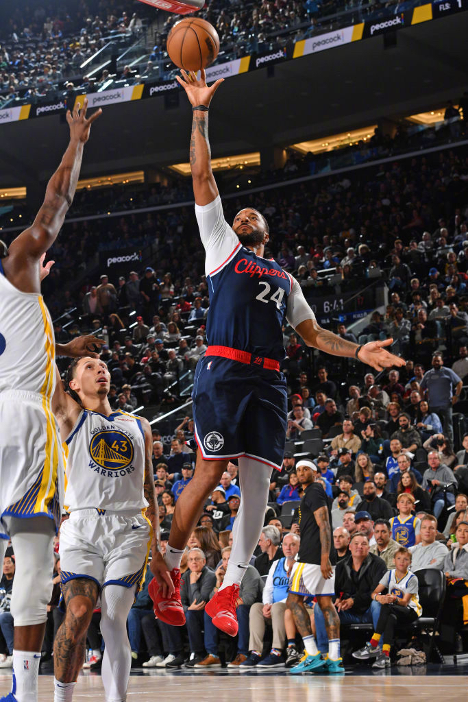 包含勇士总决赛首胜骑士，三分球命中率过%的词条