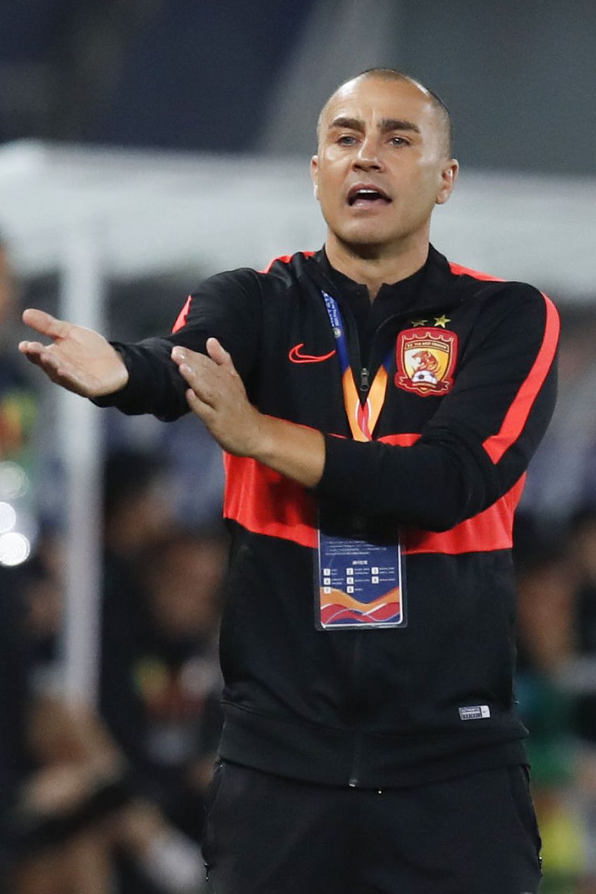 包含冰岛队闷平对手，乌尔伊纳松很早破门成局面的词条