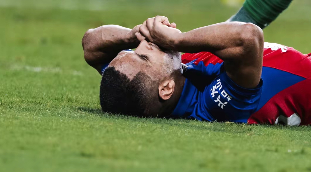 巴萨球员遭遇伤病潮刻苦训练备战的简单介绍