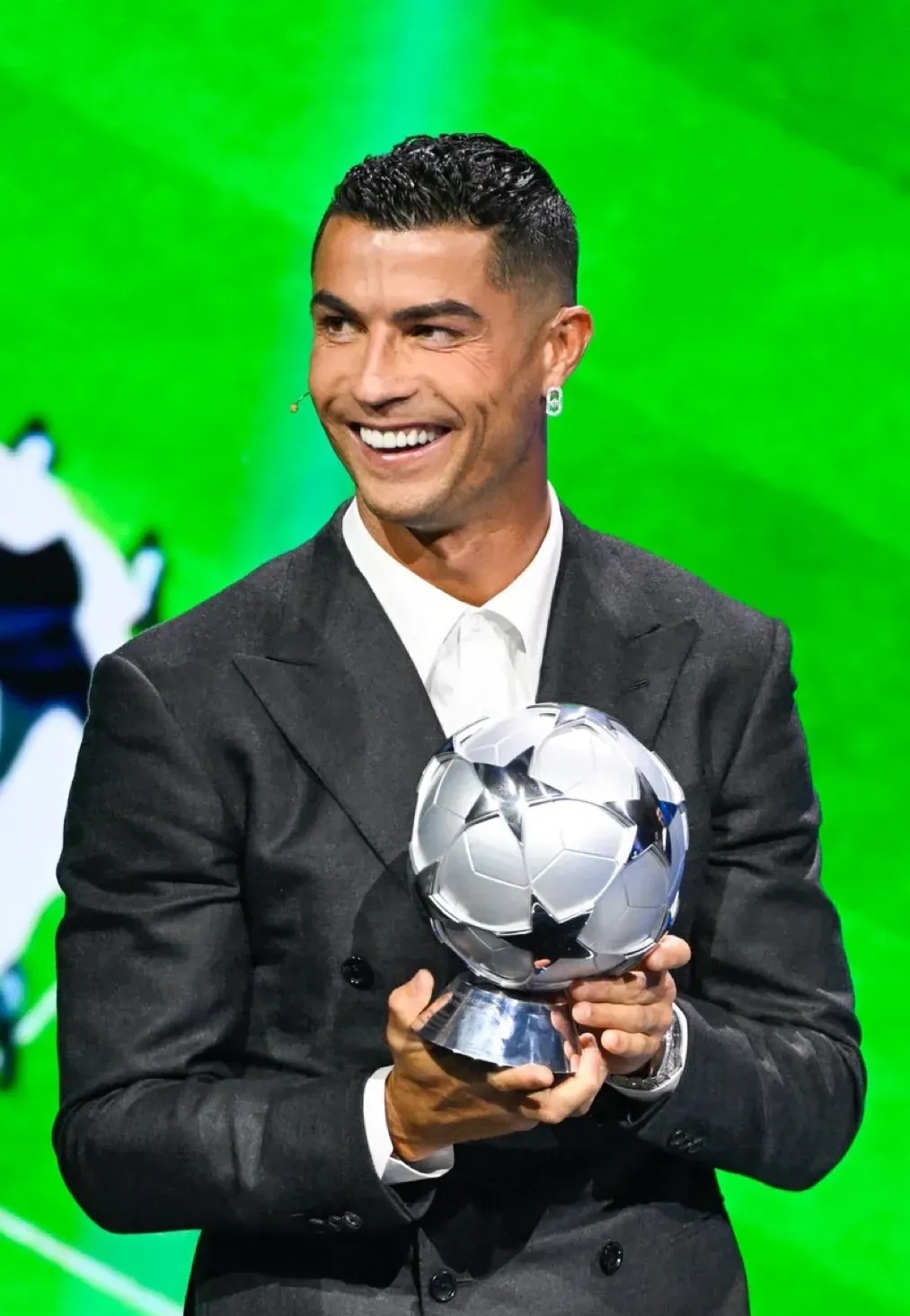 黄金阵容表演，球员技术精湛