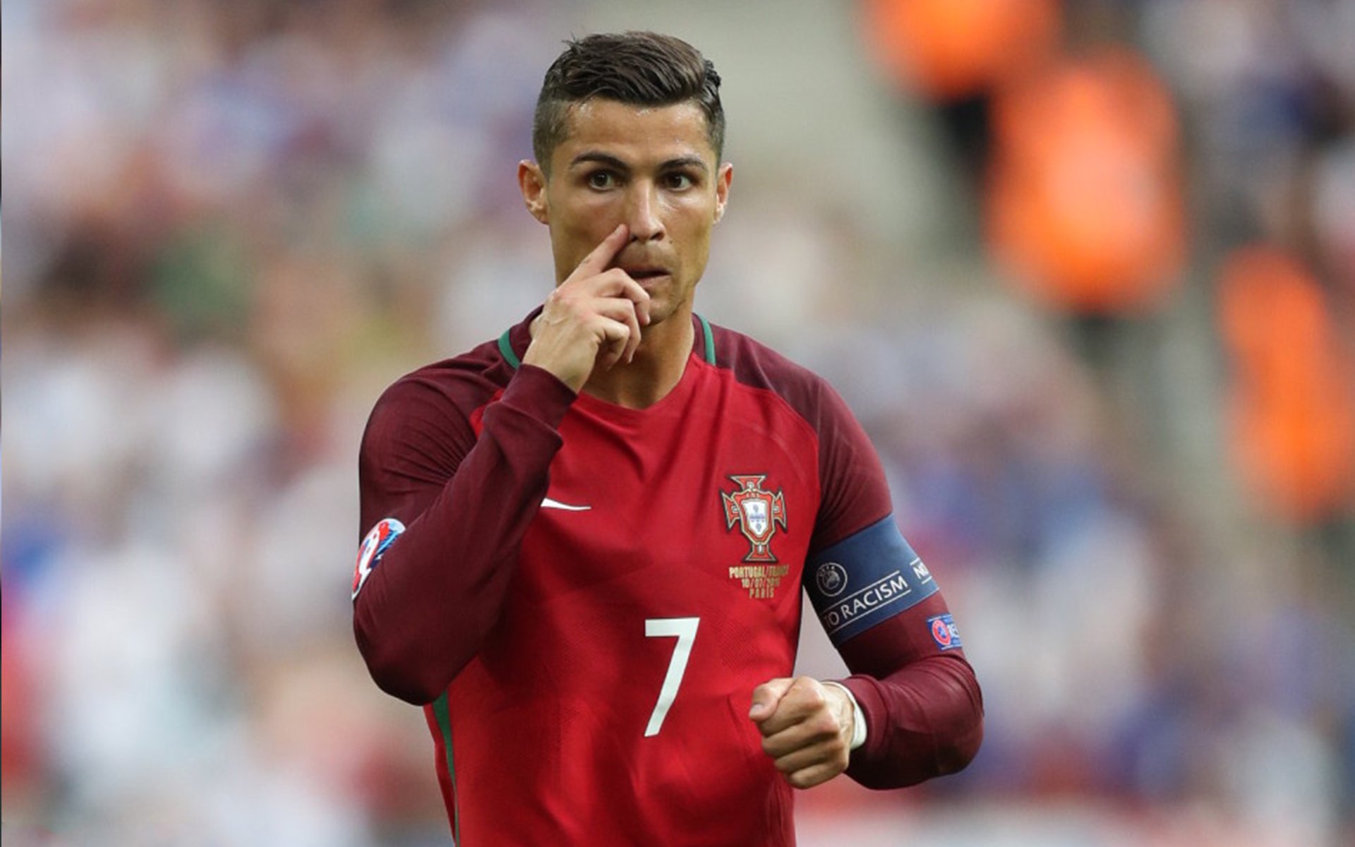 绿茵场外的总决赛之夜，法比尼奥的完美中场艺术