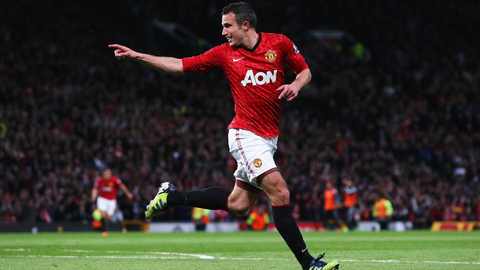 开云体育-赛道上的永恒对决，汉密尔顿点燃赛场，梅赛德斯力克法拉利