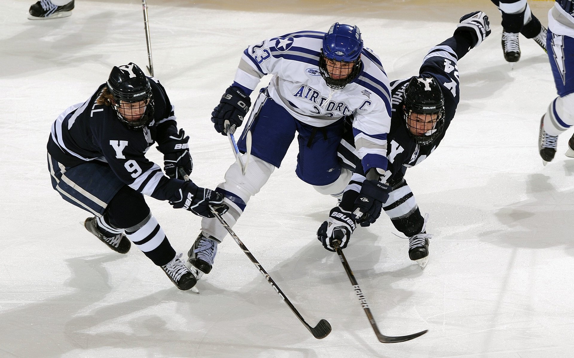 阿兹特克的逆袭，当墨西哥碾压勒沃库森，皮克点燃赛场的那一夜